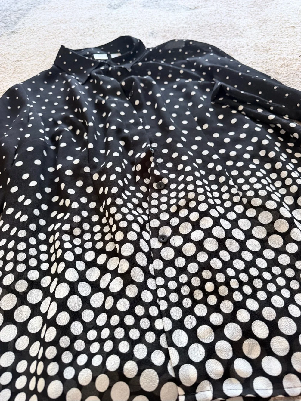 Emma James Black & White Gradient Polka Dot Button-Down Shirt